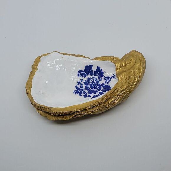 Filigree Oystershell ring holder/ trinket tray - Picture 3 of 6